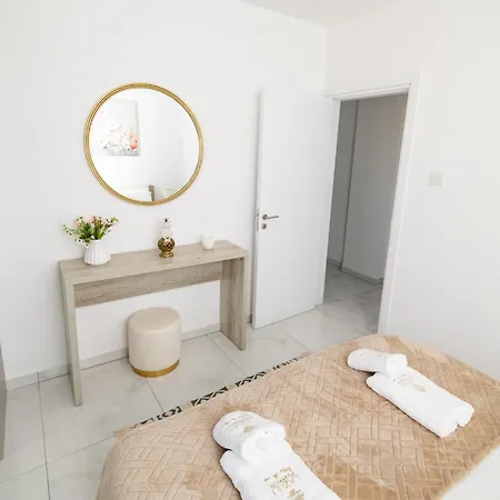 Lazuli Seaview 2bdr Διαμέρισμα Λάρνακα