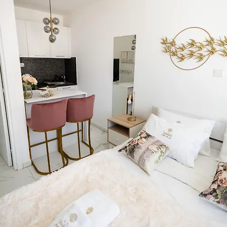 Lazuli Seaview 2bdr * Larnaca