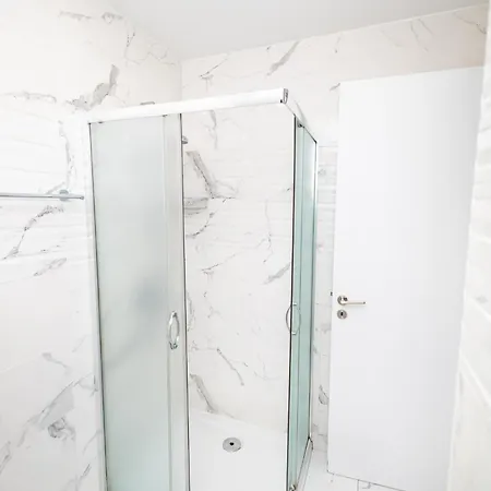 Lazuli Seaview 2bdr Apartament *