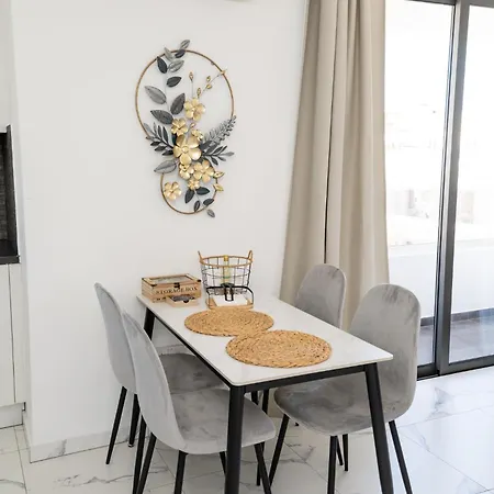 Lazuli Seaview 2bdr Apartament *