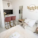 Lazuli Seaview 2bdr * Larnaca