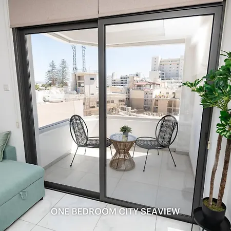 Lazuli Seaview 2bdr * Larnaca