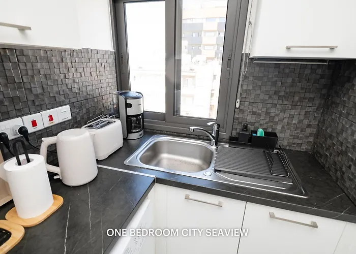 Lazuli Seaview 2bdr * ラルナカ