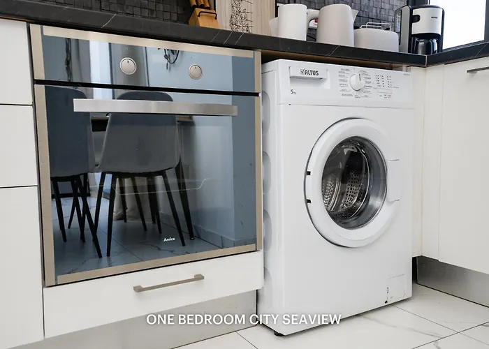 Lazuli Seaview 2bdr * ラルナカ