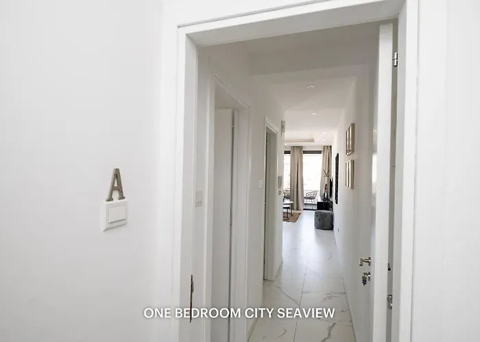 Lazuli Seaview 2bdr * ラルナカ