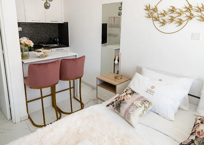 Lazuli Seaview 2bdr * Larnaca